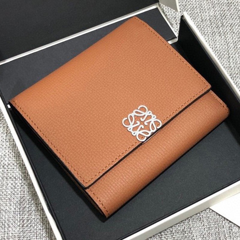 ロエベ 財布