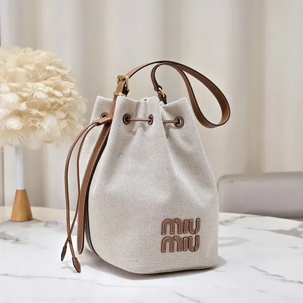 【大特価】ミュウミュウ デニムロゴショルダーバッグ 並行輸入品 myu23523
